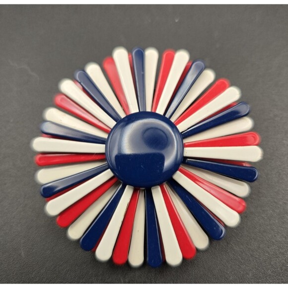 Red White Blue Patriotic Enamel Flower Brooch Metal Layered Pin Vintage 2" Spins - Picture 1 of 10